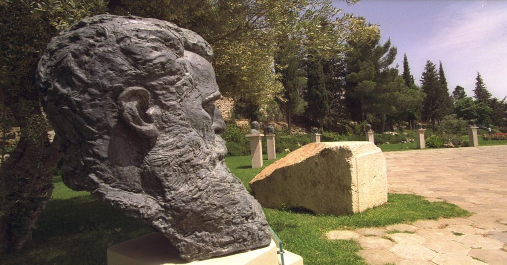 יום הזיכרון לחללי מערכות ישראל, זיכרון, מאמרים של בינ"ה, מועדים לאומיים, בינ"ה, מאמר דעה, יום השואה, יום הזיכרון, חגים ומועדים, חינוך, שינוי, הרצל